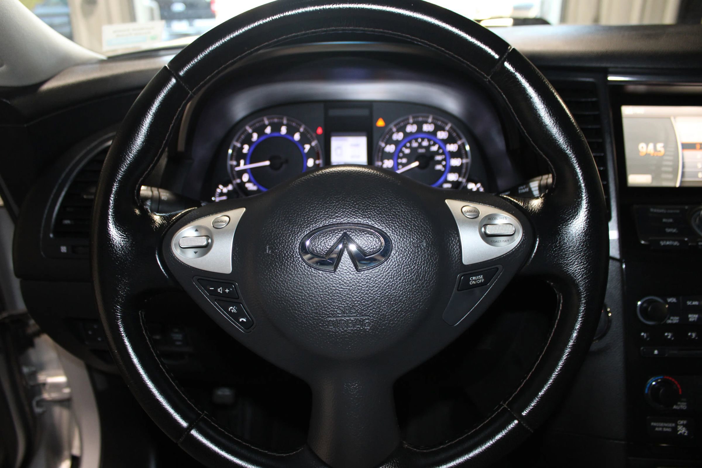 Used 2014 INFINITI QX70 3.7 image 10
