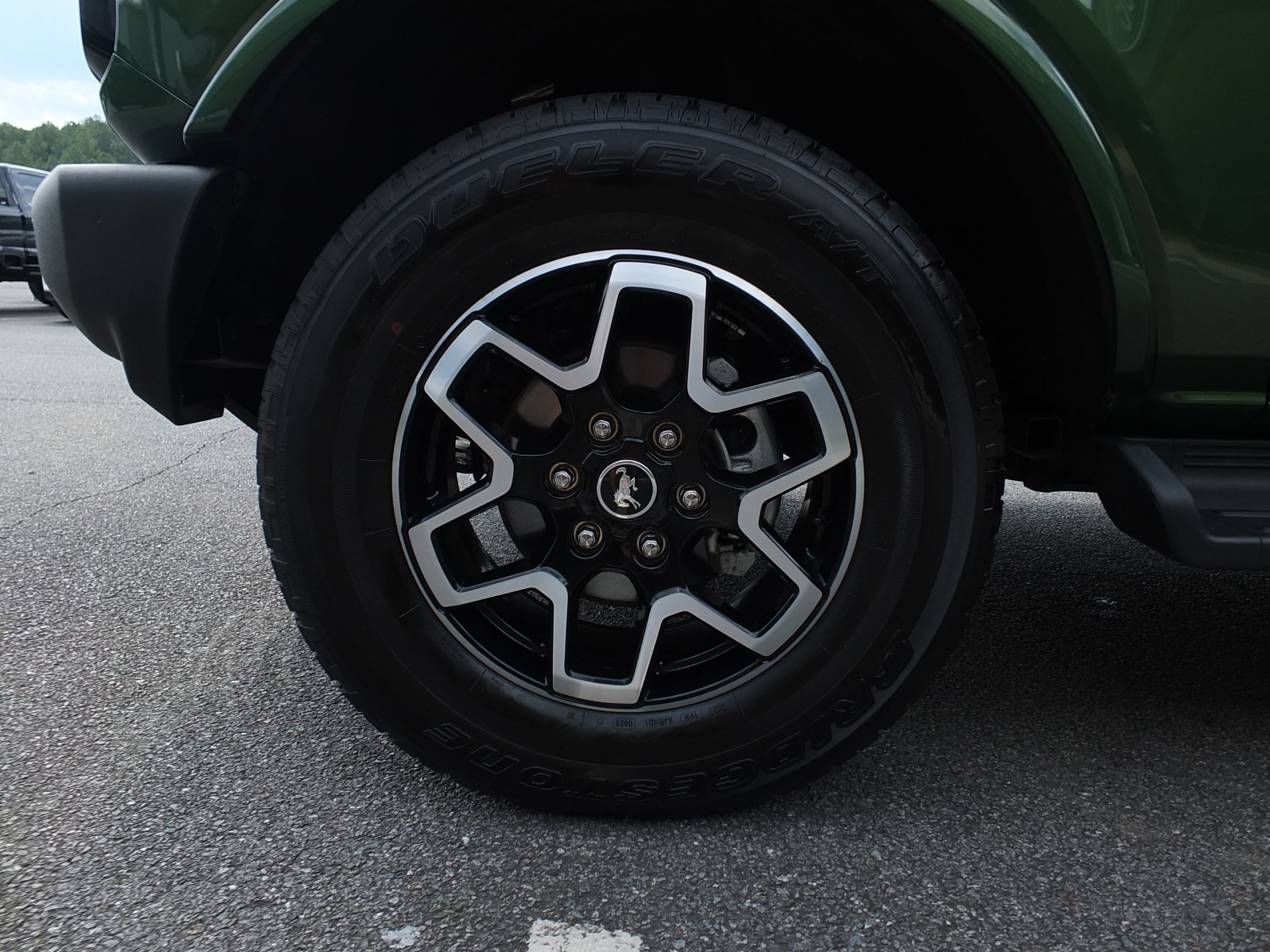 Used 2025 Ford Bronco Outer Banks AWD/4WD image 9