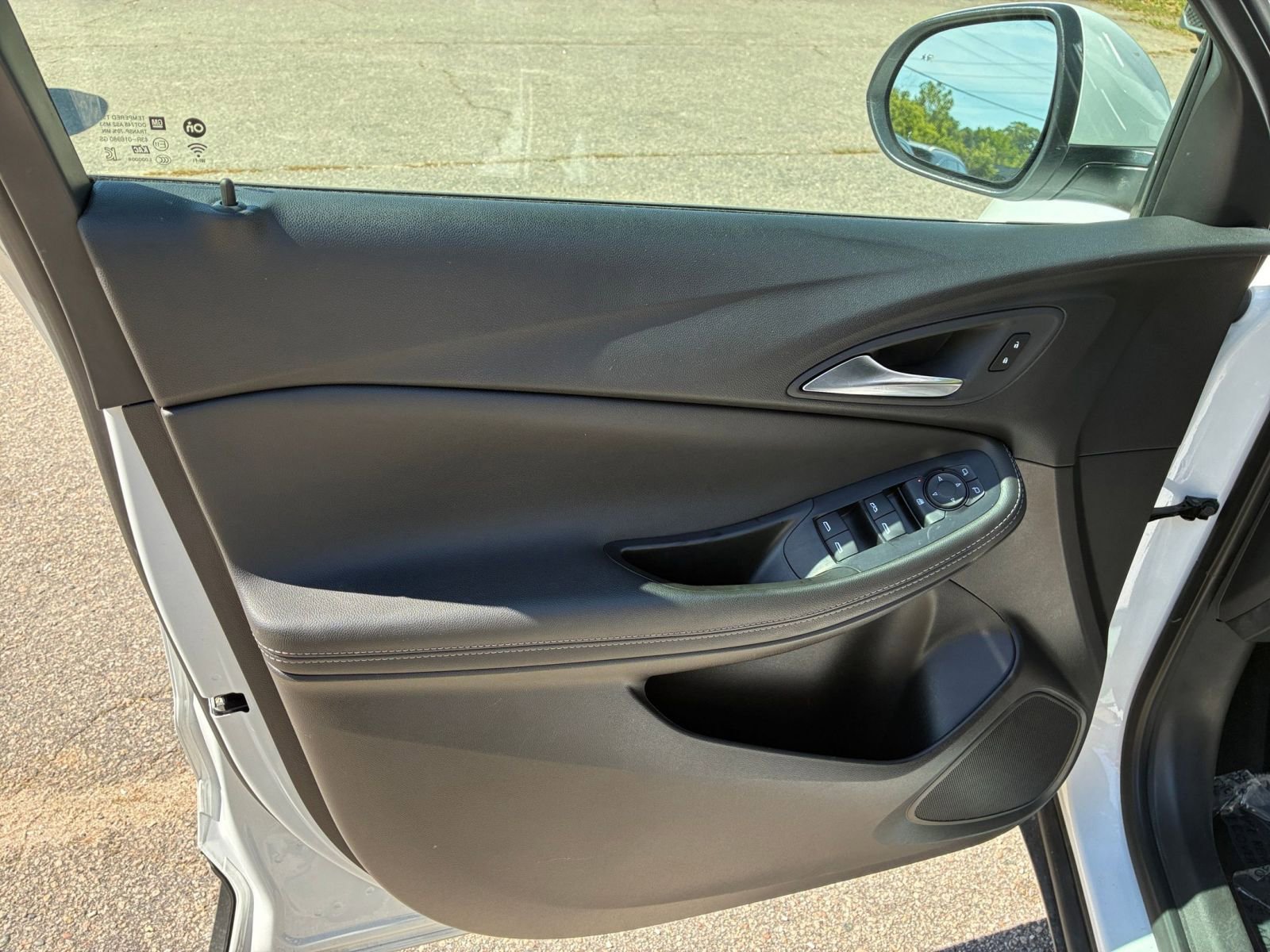 Used 2025 Buick Encore GX Preferred image 18