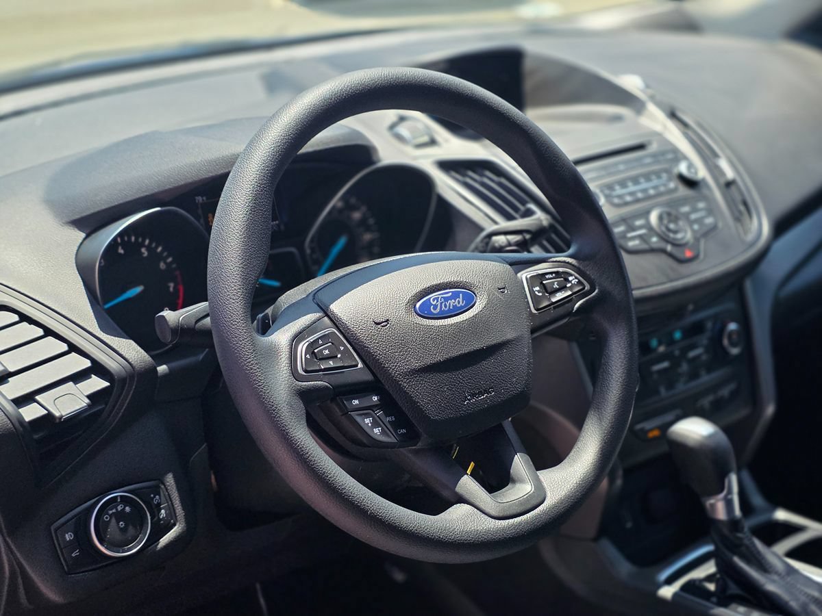 Used 2017 Ford Escape SE FWD image 19