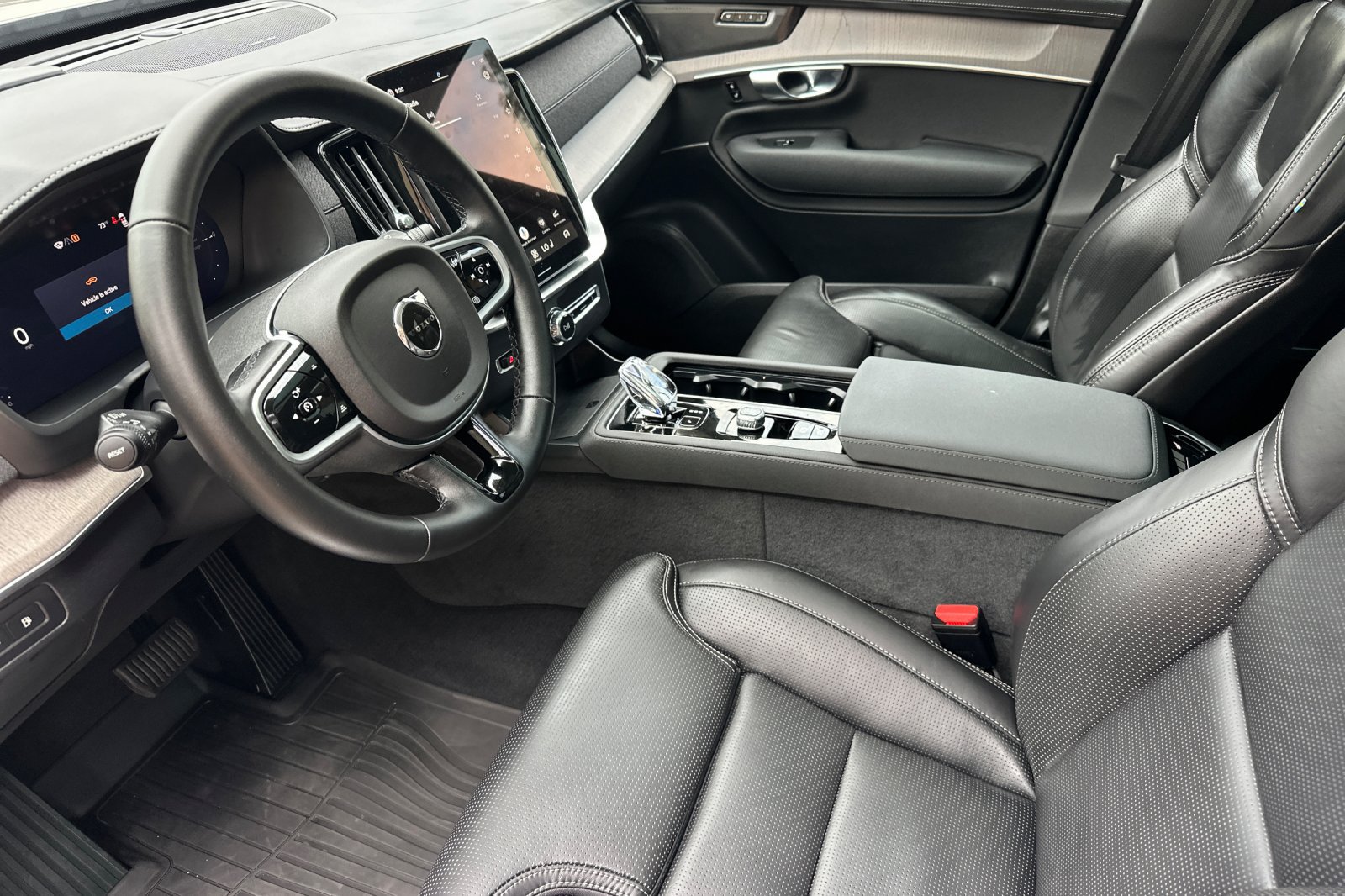 Certified 2026 Volvo XC90 T8 Ultra w/ Protection Package AWD/4WD image 11