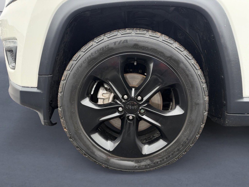 Used 2020 Jeep Compass Latitude image 9