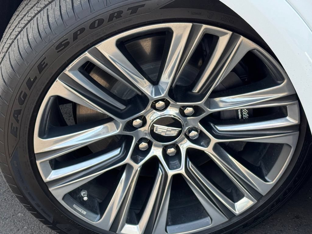 Used 2026 Cadillac Vistiq Platinum w/ LPO, Floor Liner Package AWD/4WD image 12
