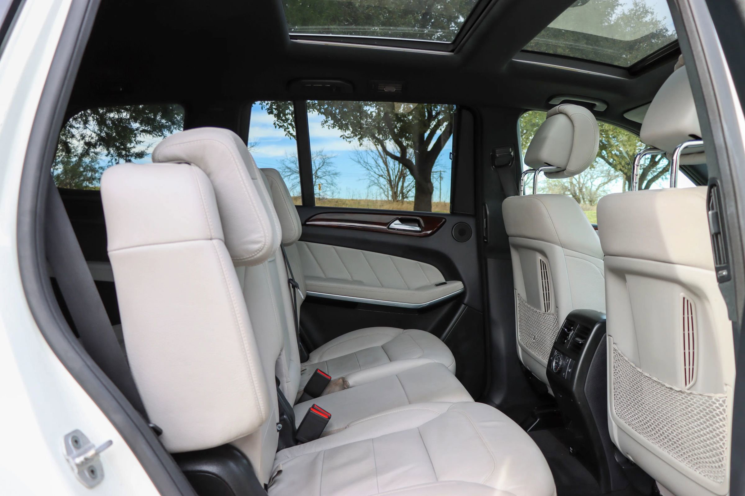 Used 2015 Mercedes-Benz GL 550 4MATIC image 38