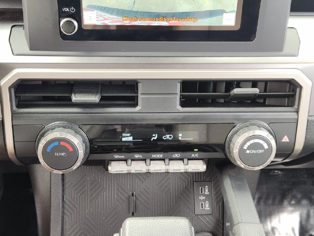 Used 2025 Toyota 4Runner SR5 AWD/4WD image 13
