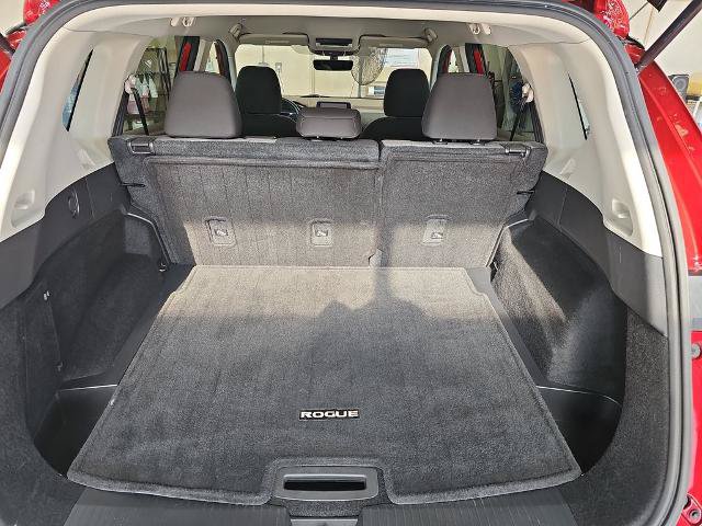 Used 2022 Nissan Rogue SV AWD/4WD image 12