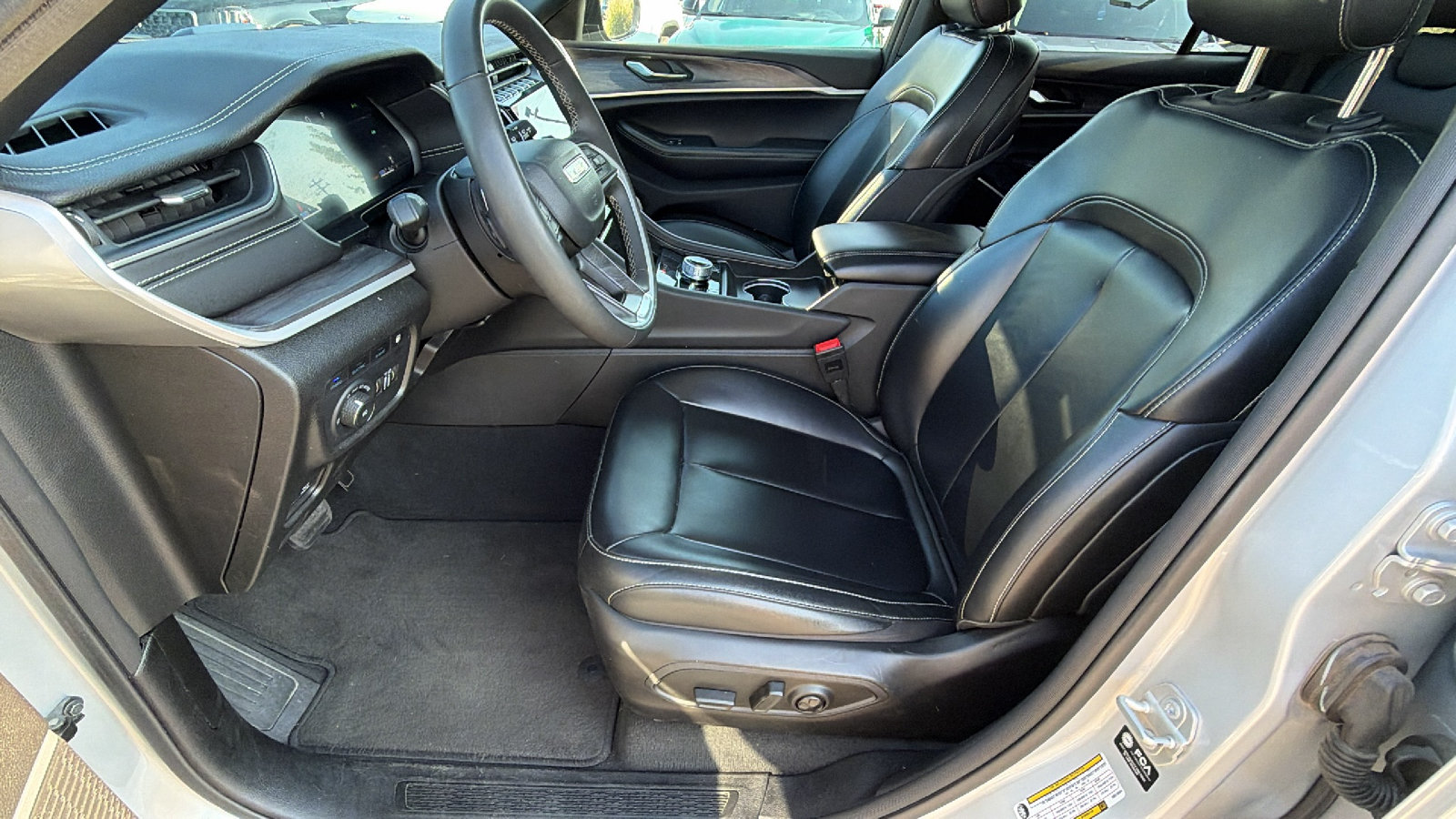 Used 2024 Jeep Grand Cherokee Limited 4xe AWD/4WD image 17