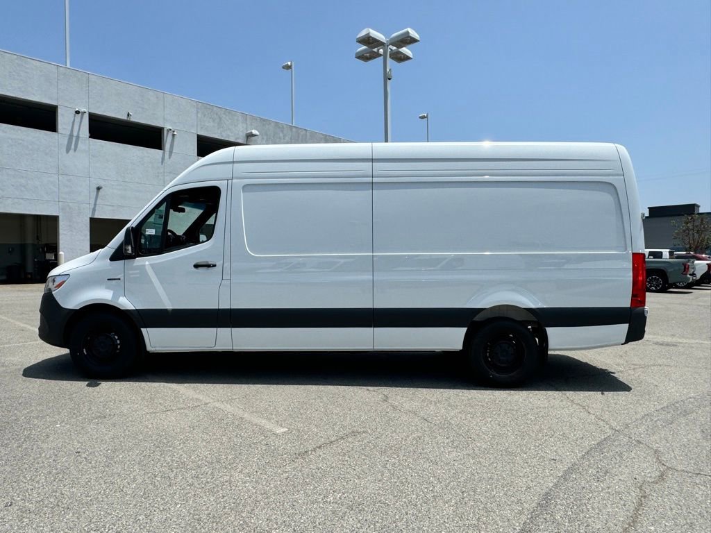 Used 2024 Mercedes-Benz eSprinter 170 Cargo image 7