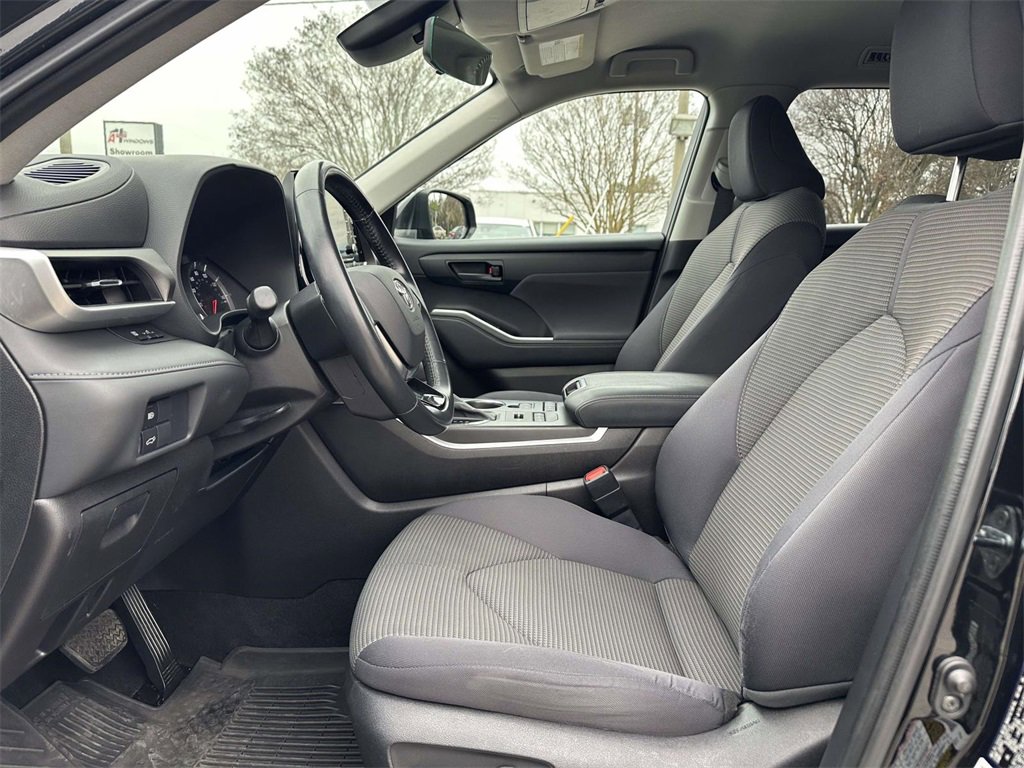 Certified 2021 Toyota Highlander LE image 19