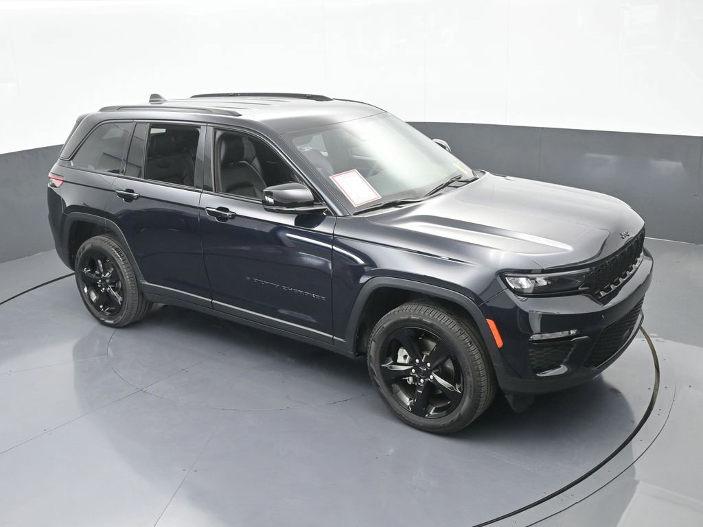 Used 2024 Jeep Grand Cherokee Limited w/ Black Appearance Package image 56