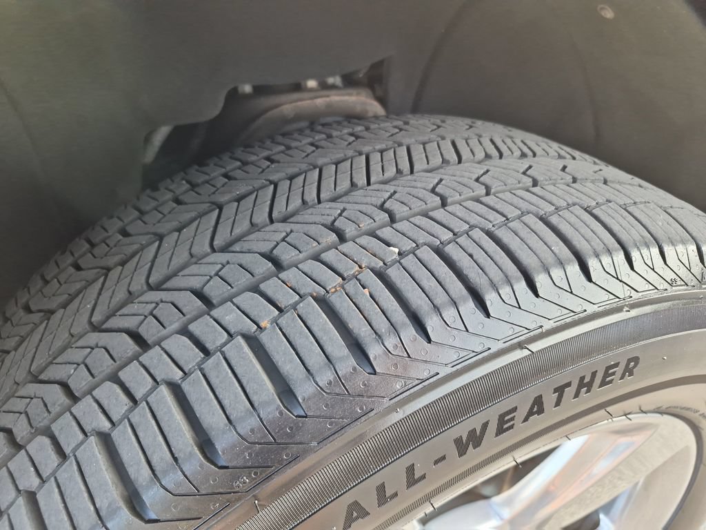 Used 2018 Chevrolet Suburban LT w/ Max Trailering Package AWD/4WD image 17