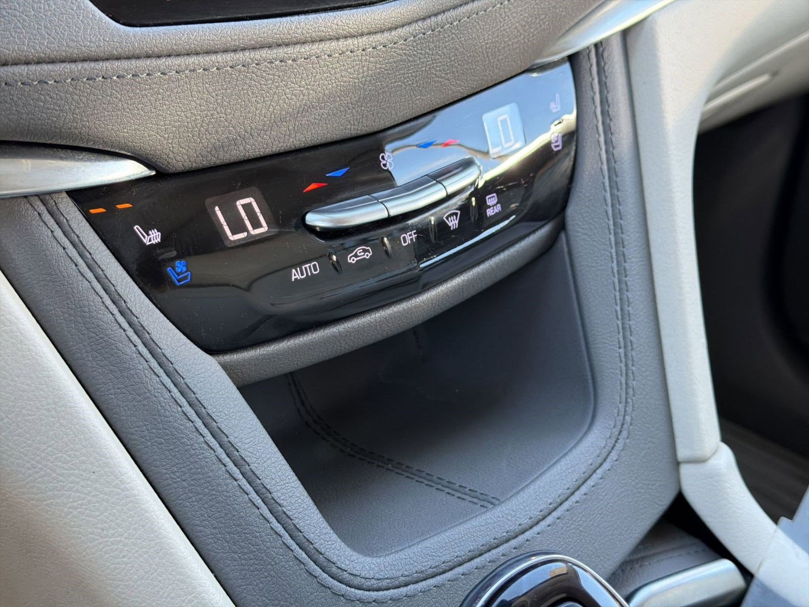 Certified 2023 Cadillac XT5 Premium Luxury FWD image 17