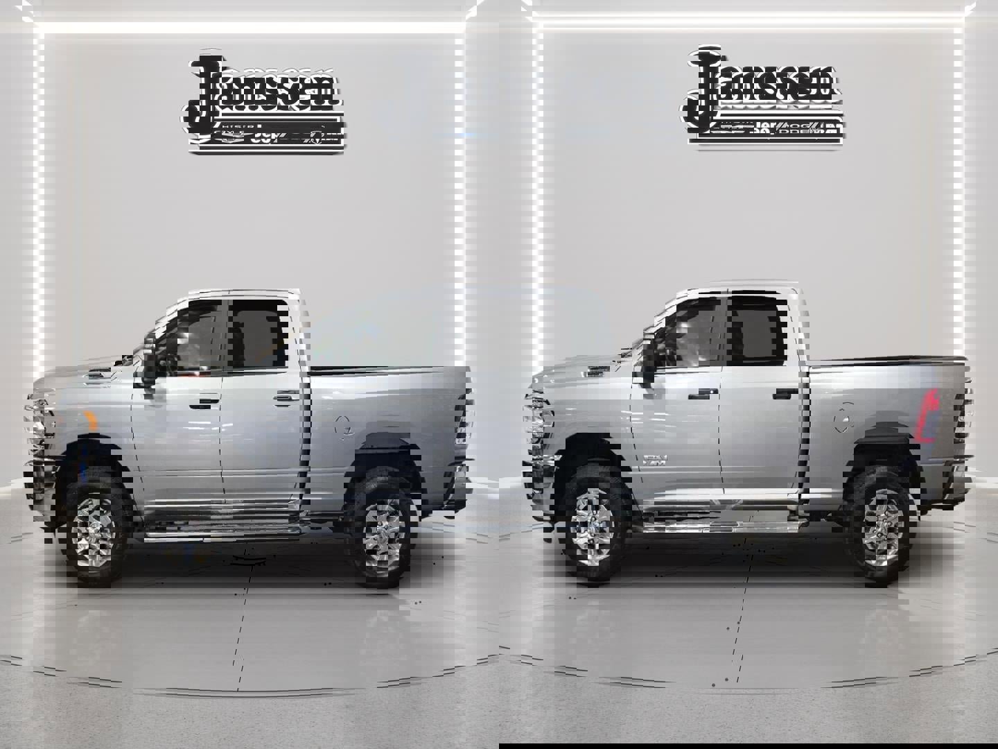 Used 2024 RAM 2500 Big Horn w/ Bed Utility Group image 2