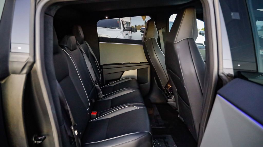 Used 2024 Tesla Cybertruck AWD Crew Cab image 20