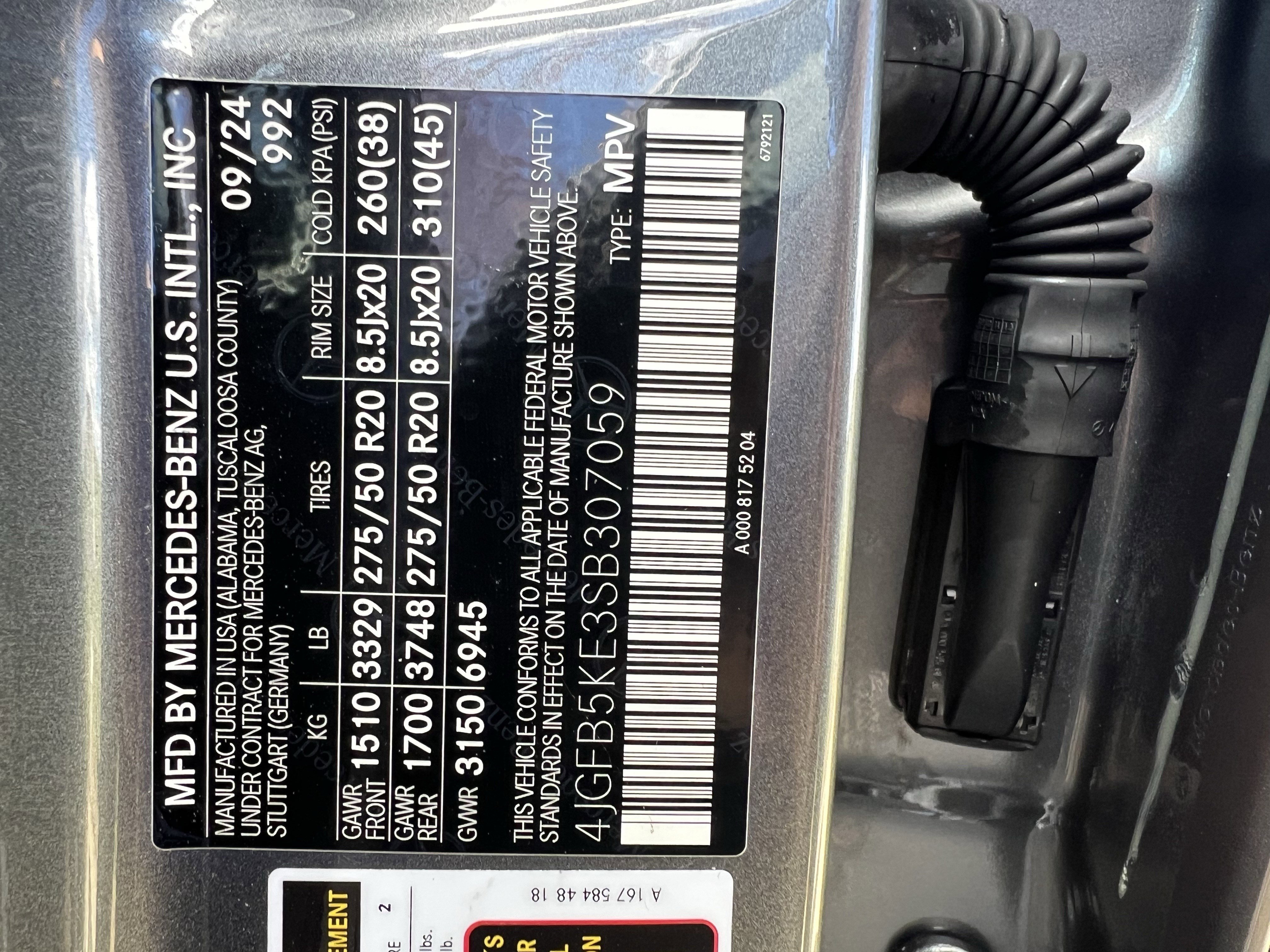 Certified 2025 Mercedes-Benz GLE 450 4MATIC image 37