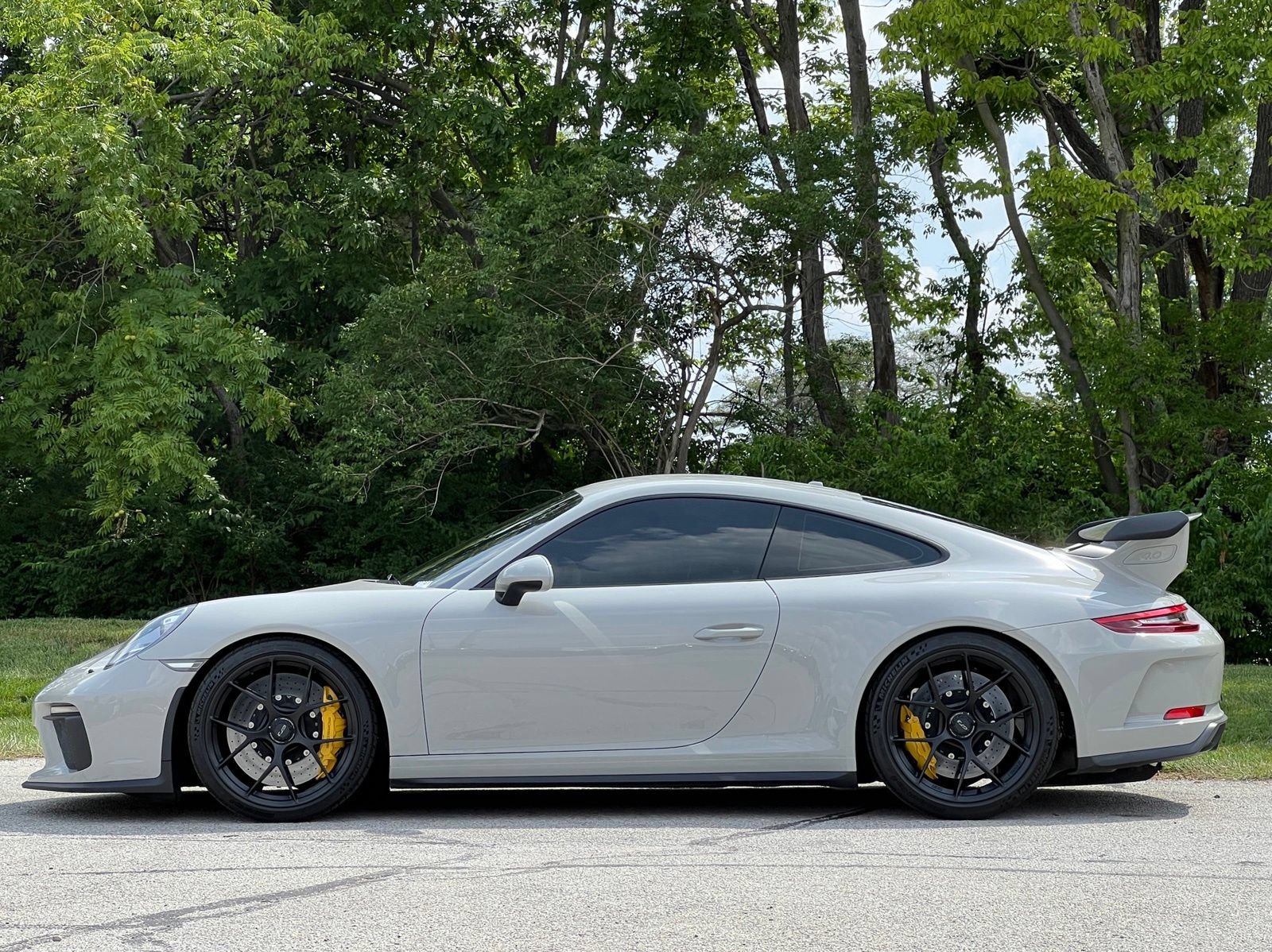 Used 2018 Porsche 911 GT3 w/ Sport Chrono Package RWD image 2