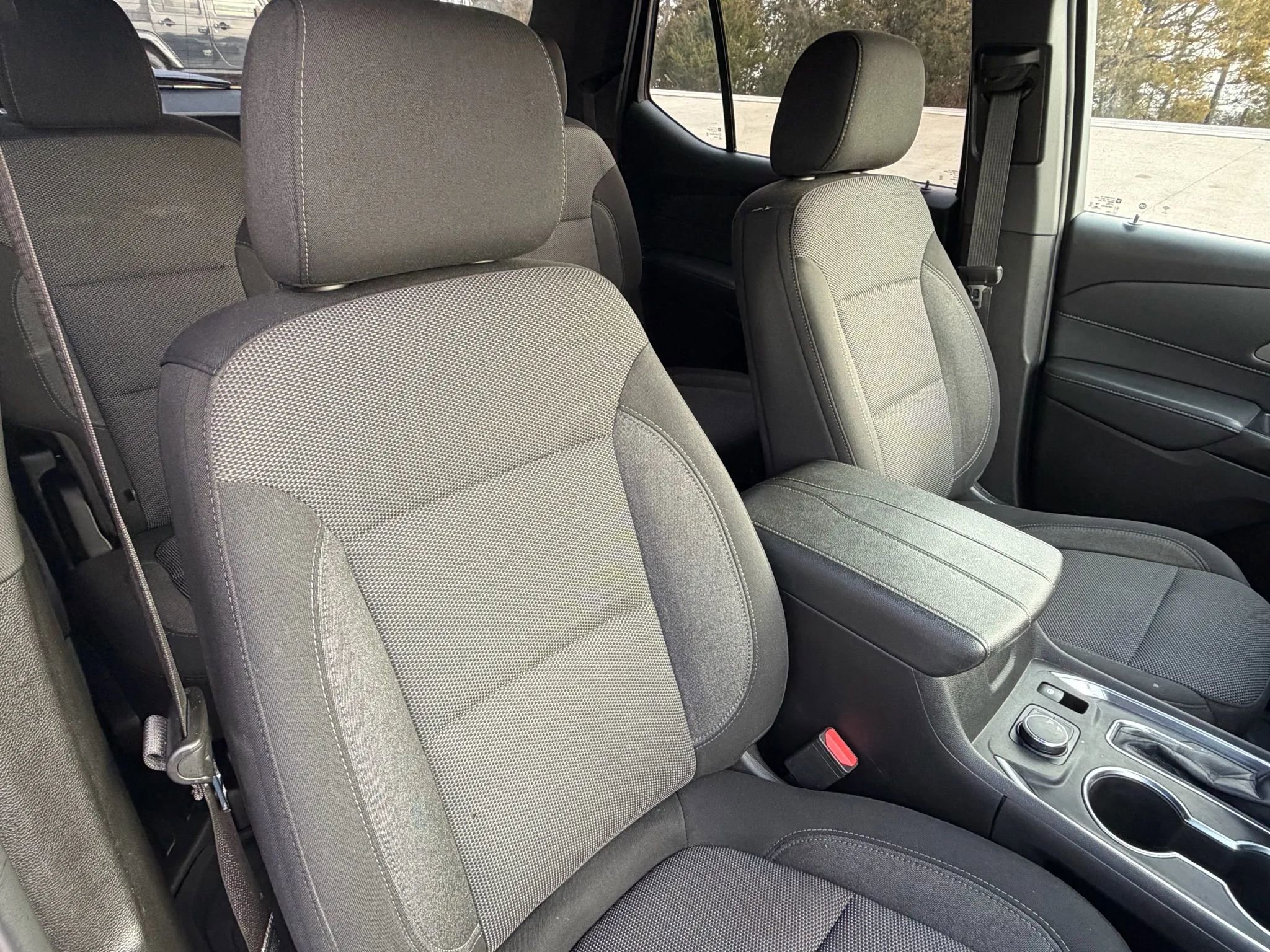 Used 2022 Chevrolet Traverse LT image 52