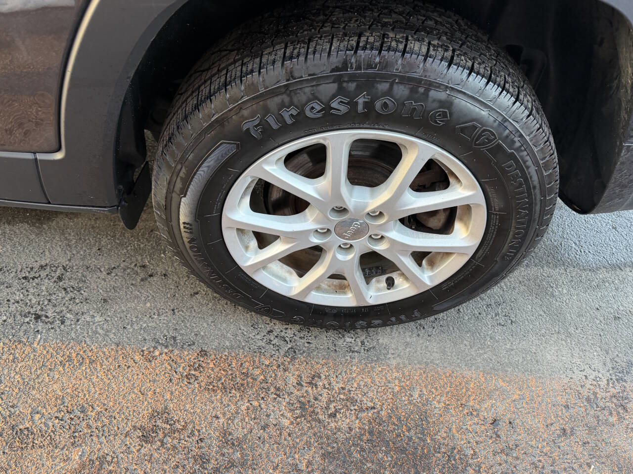 Used 2017 Jeep Cherokee Latitude w/ Comfort/Convenience Group image 25