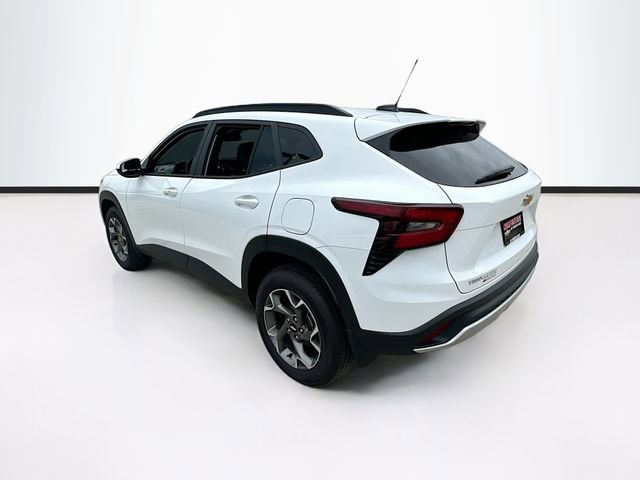 New 2026 Chevrolet Trax LT w/ Driver Confidence Package FWD image 8