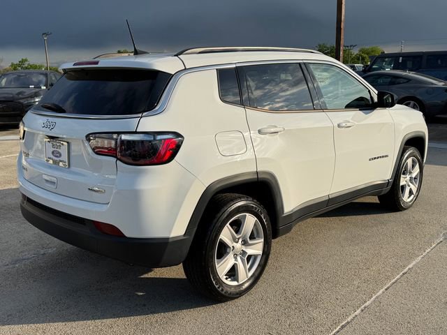 Used 2022 Jeep Compass Latitude w/ Sun and Sound Group AWD/4WD image 8