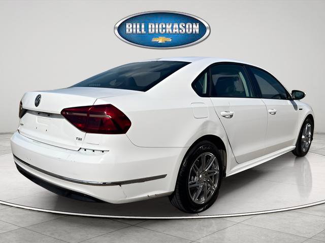 Used 2018 Volkswagen Passat 2.0T R-Line FWD image 9