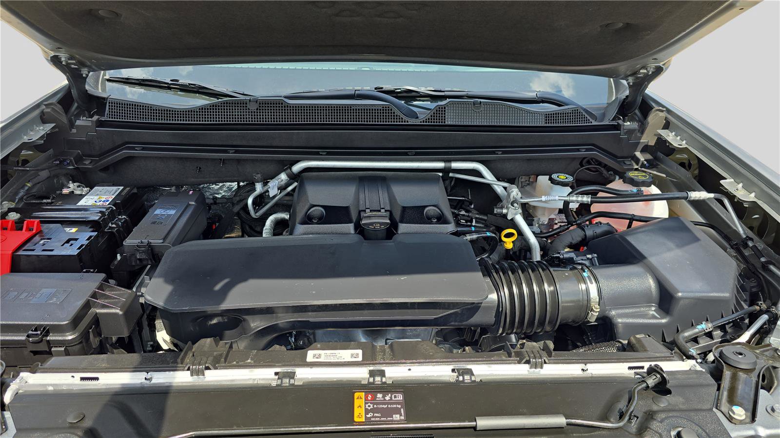Used 2025 Chevrolet Colorado Z71 w/ Technology Package AWD/4WD image 25
