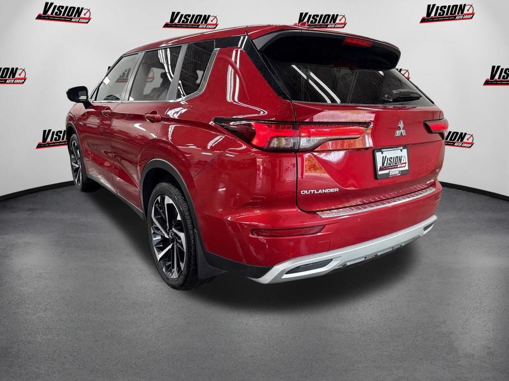 Used 2024 Mitsubishi Outlander AWD image 7