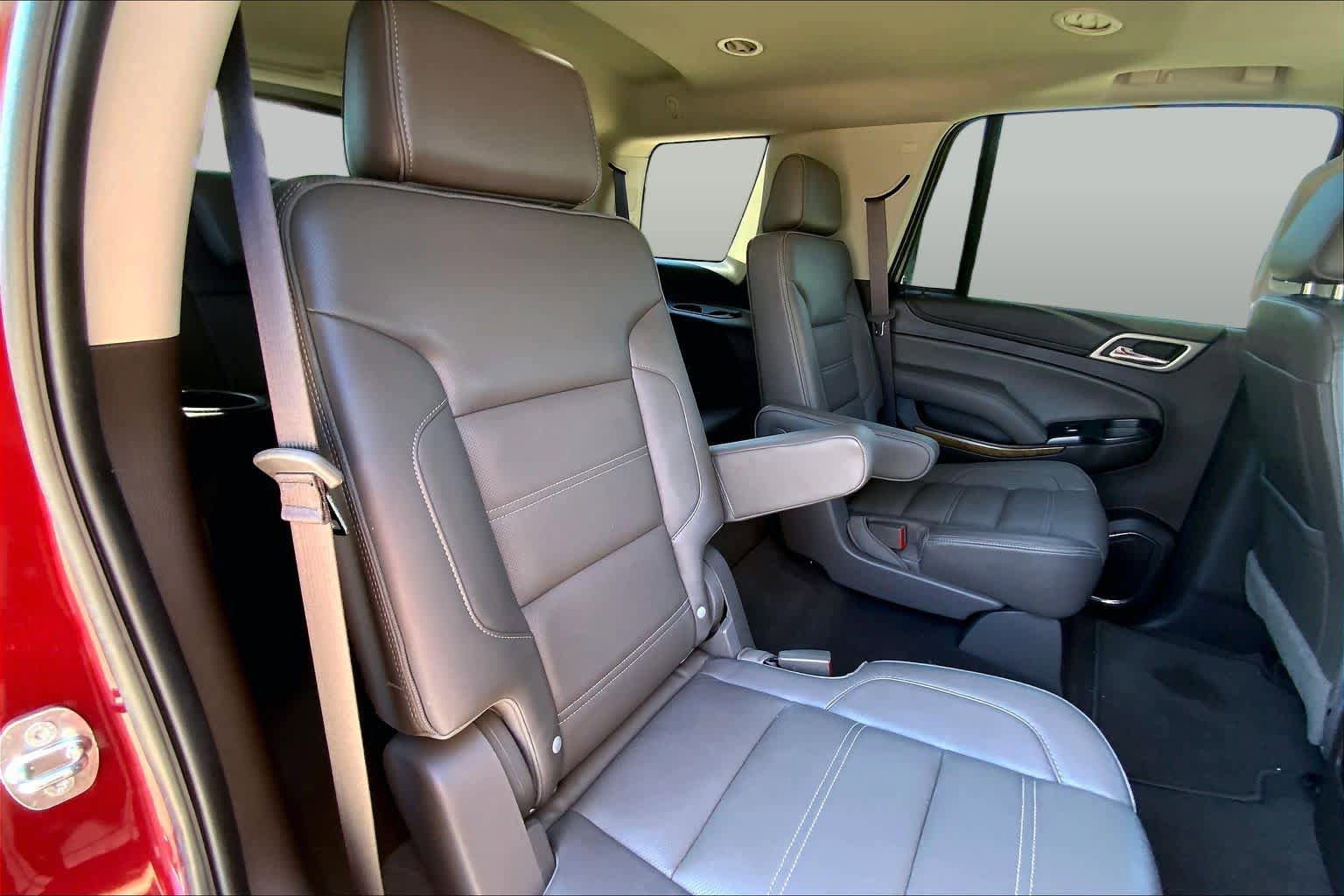 Used 2020 GMC Yukon Denali w/ Denali Premium Package AWD/4WD image 18