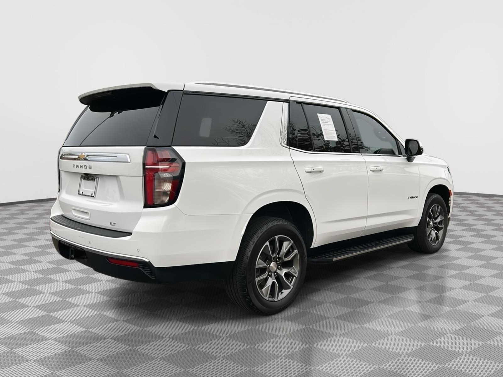Used 2022 Chevrolet Tahoe LT w/ Luxury Package image 4