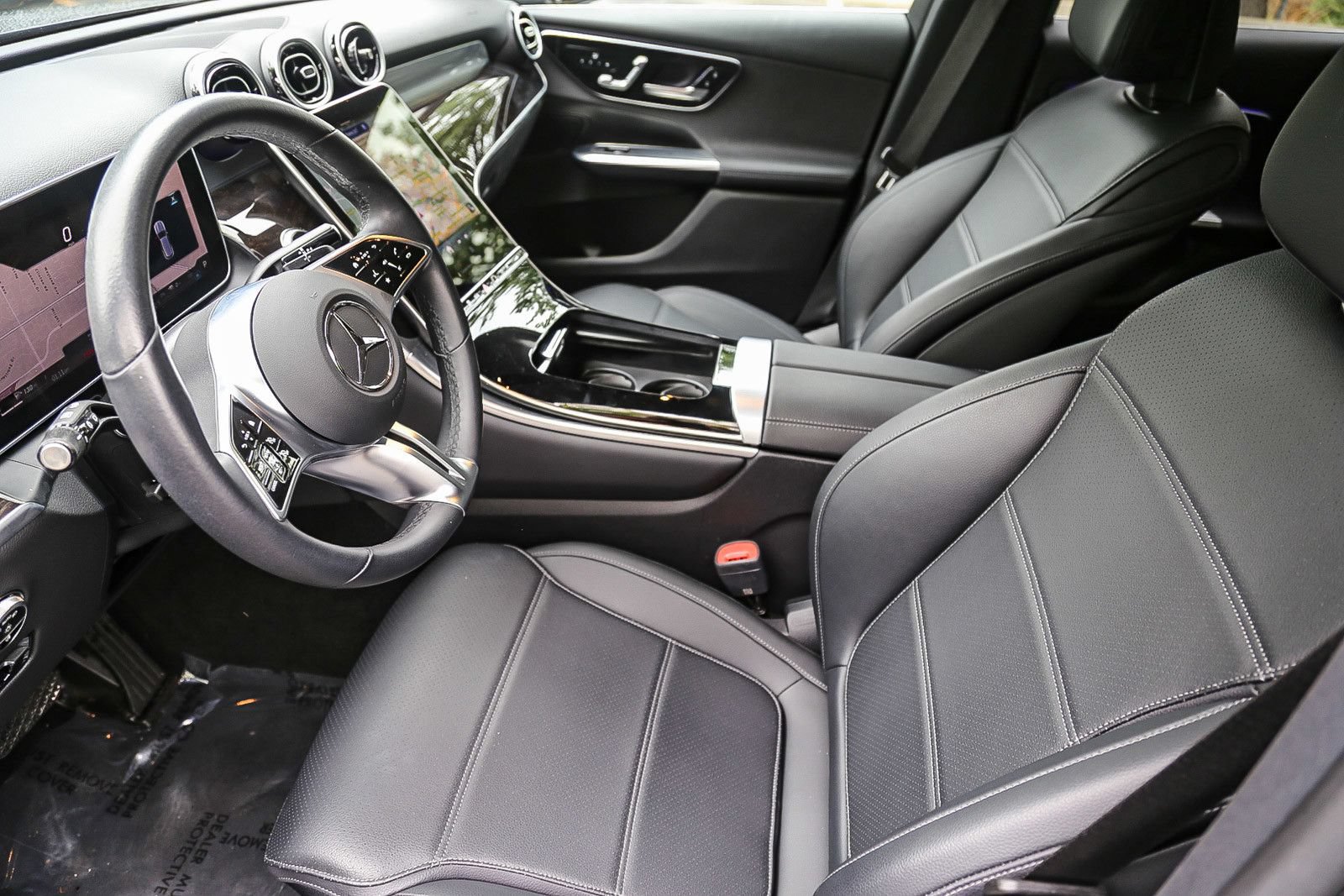 Used 2025 Mercedes-Benz GLC 350e 4MATIC image 16