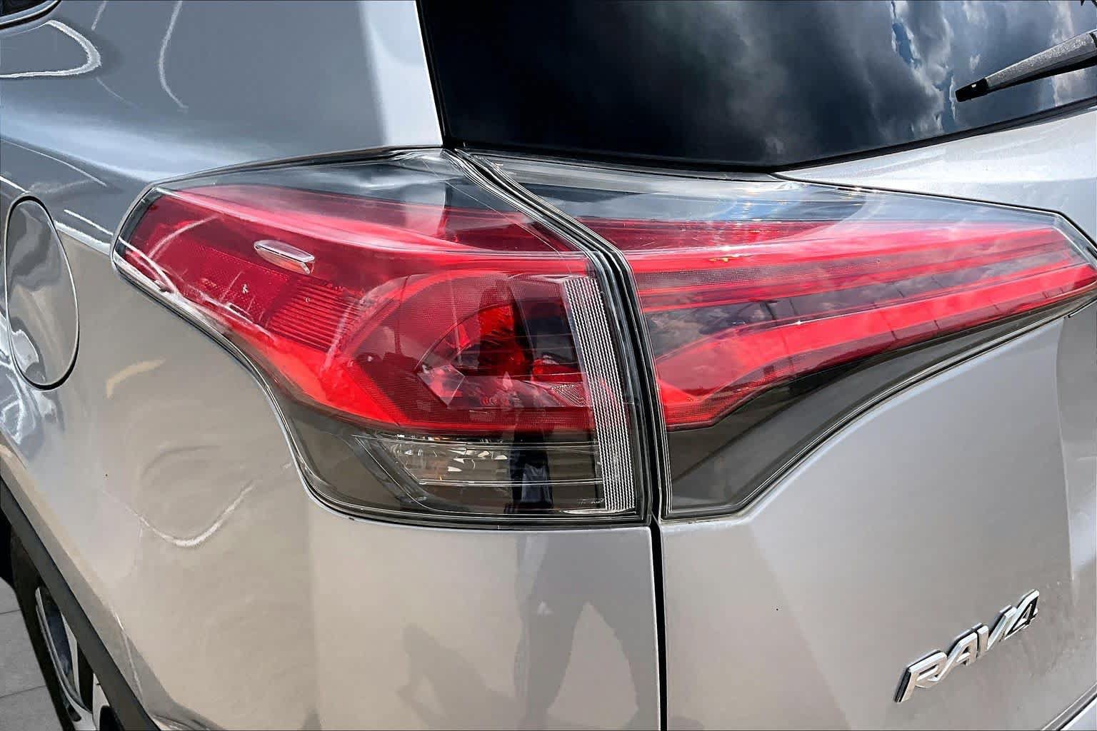 Used 2017 Toyota RAV4 LE FWD image 29