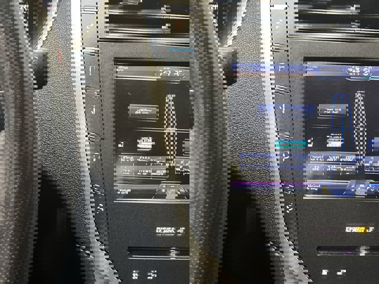 Used 2014 Lincoln MKZ image 26