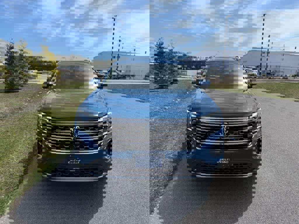 New 2025 Volkswagen Atlas SEL image 2
