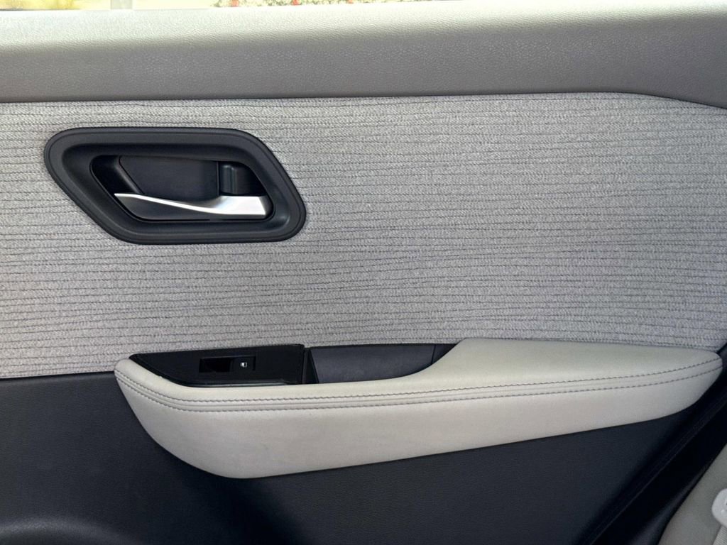 Certified 2023 Nissan Rogue SV image 15