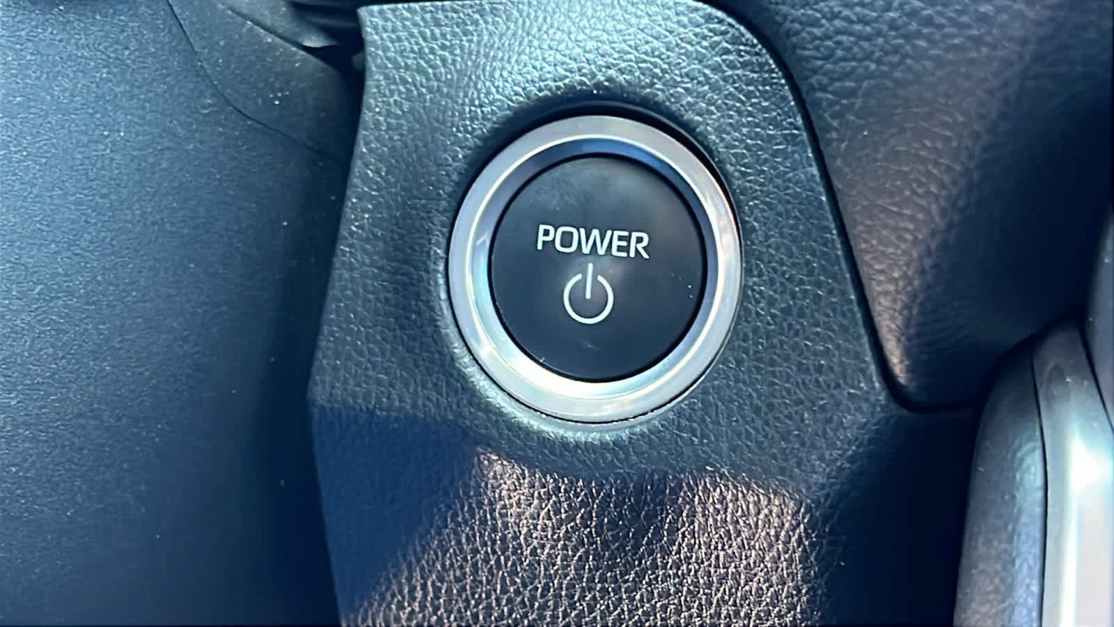 Used 2023 Toyota RAV4 XSE AWD/4WD image 17
