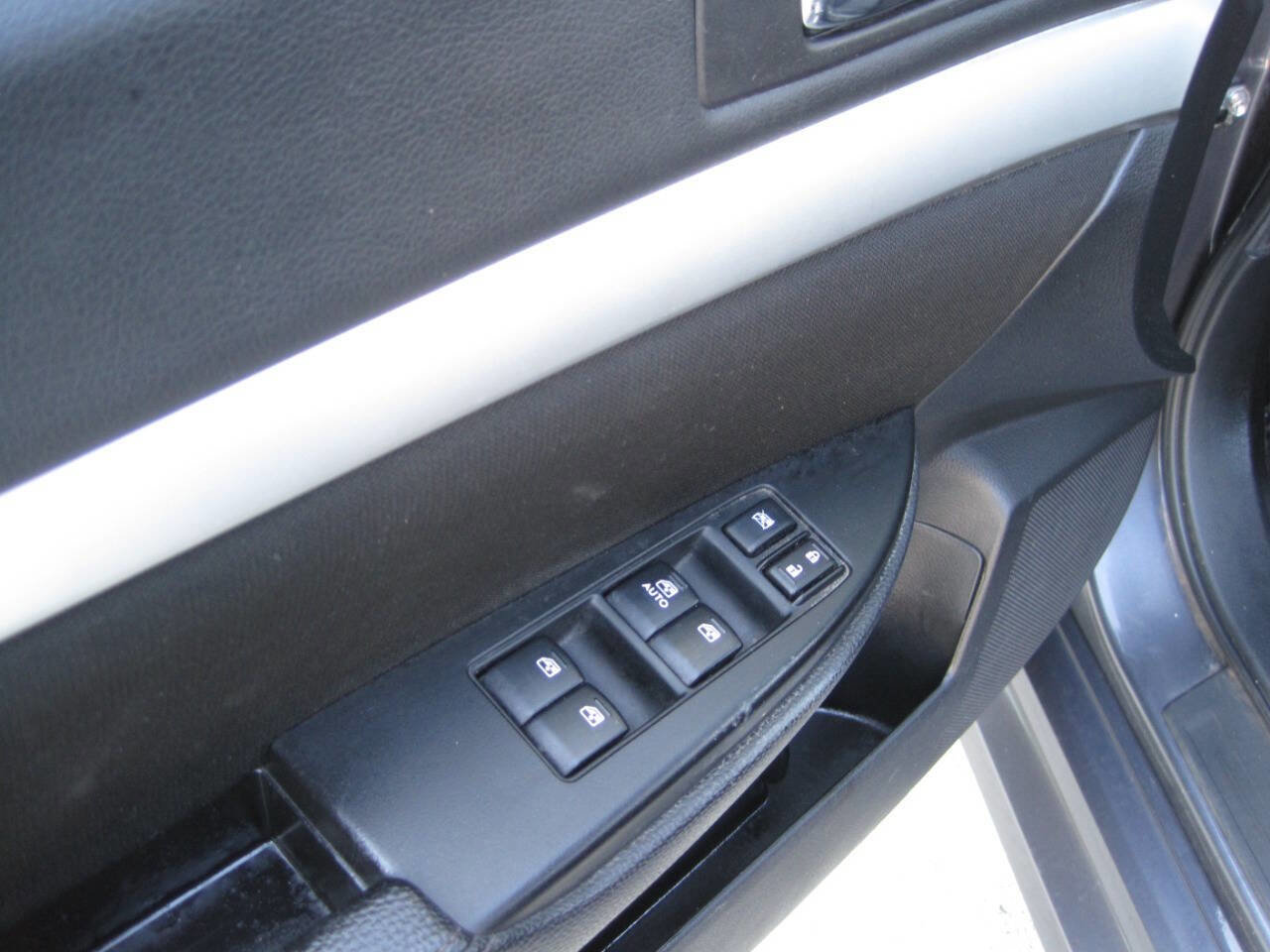 Used 2014 Subaru Legacy 2.5i Premium image 16