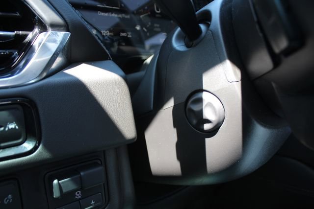 Used 2025 GMC Yukon Denali w/ Denali Reserve Package image 31