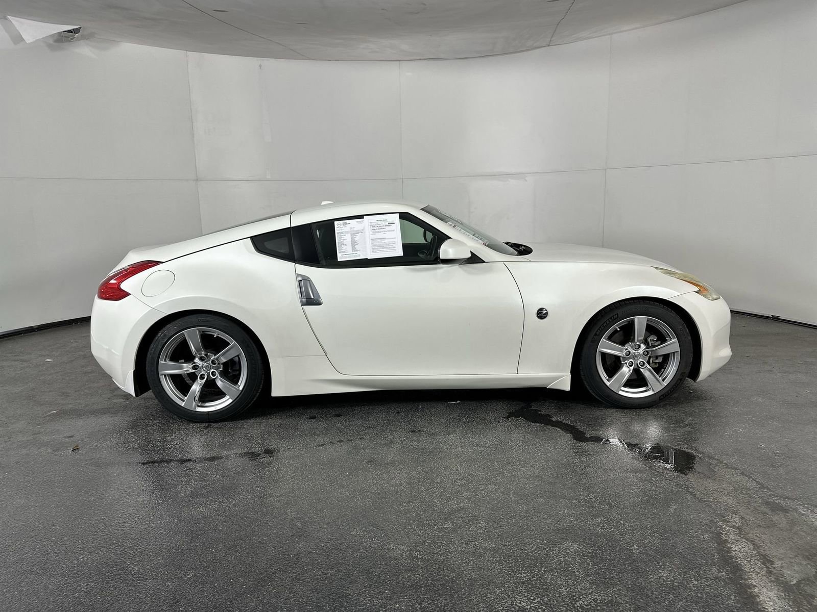 Used 2009 Nissan 370Z Touring image 13