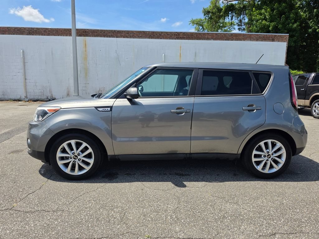 Used 2017 Kia Soul + FWD image 8