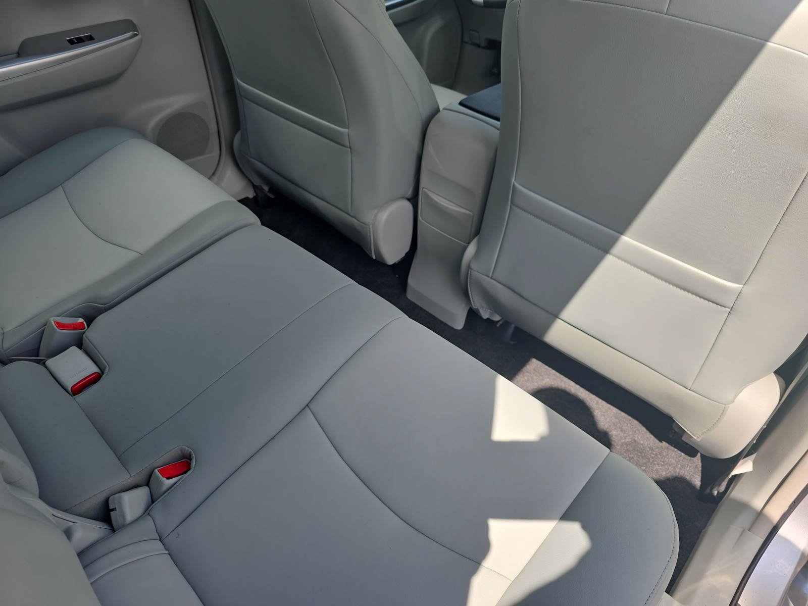 Used 2012 Toyota Prius V Five FWD image 11