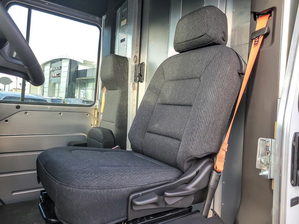 Used 2025 Chevrolet Brightdrop 400 image 7