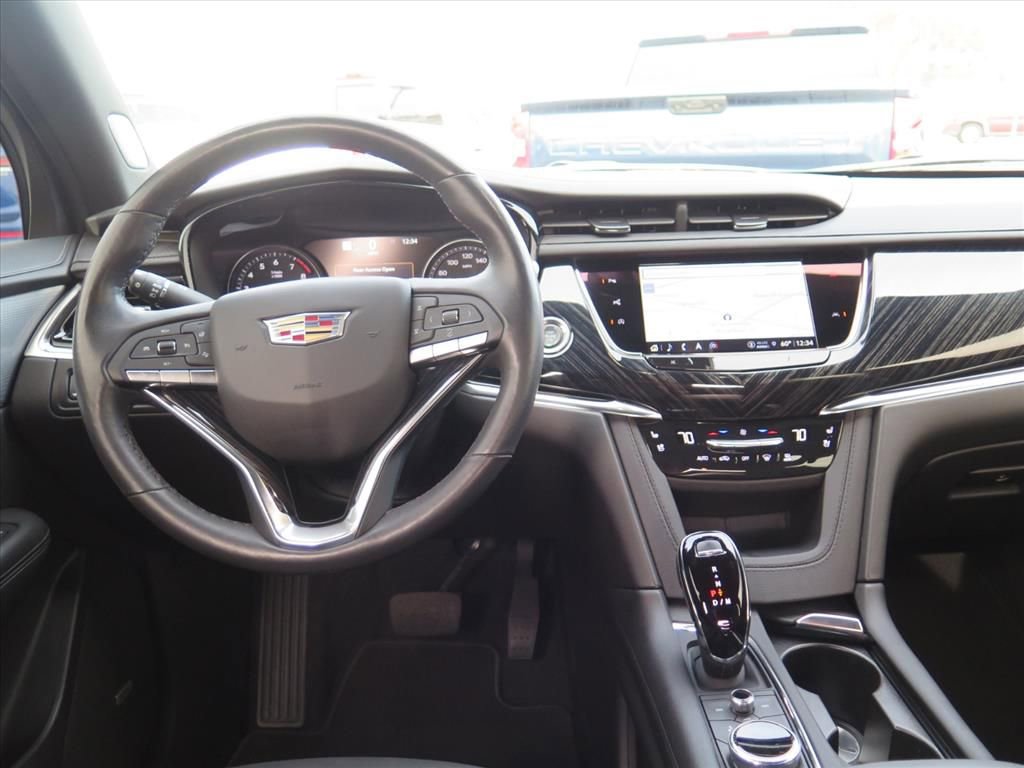 Used 2024 Cadillac XT6 Premium Luxury w/ Technology Package image 21