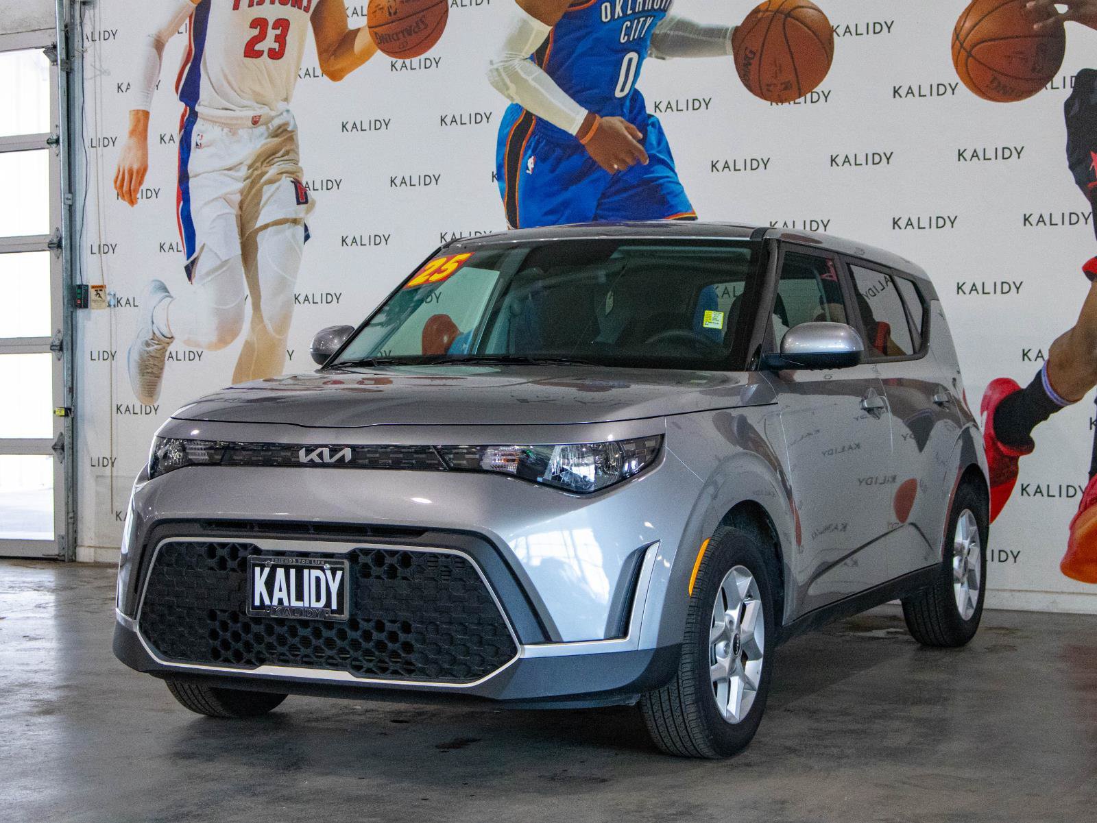 Used 2025 Kia Soul LX w/ LX Technology Package FWD image 20