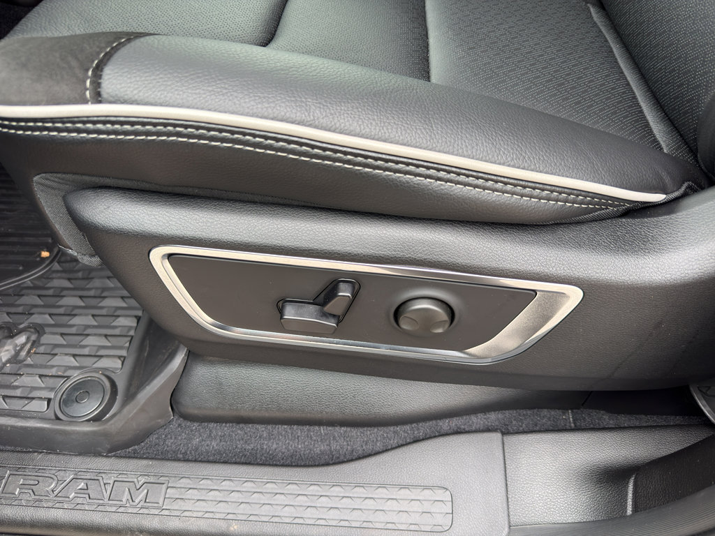 New 2026 RAM 1500 Laramie AWD/4WD image 17