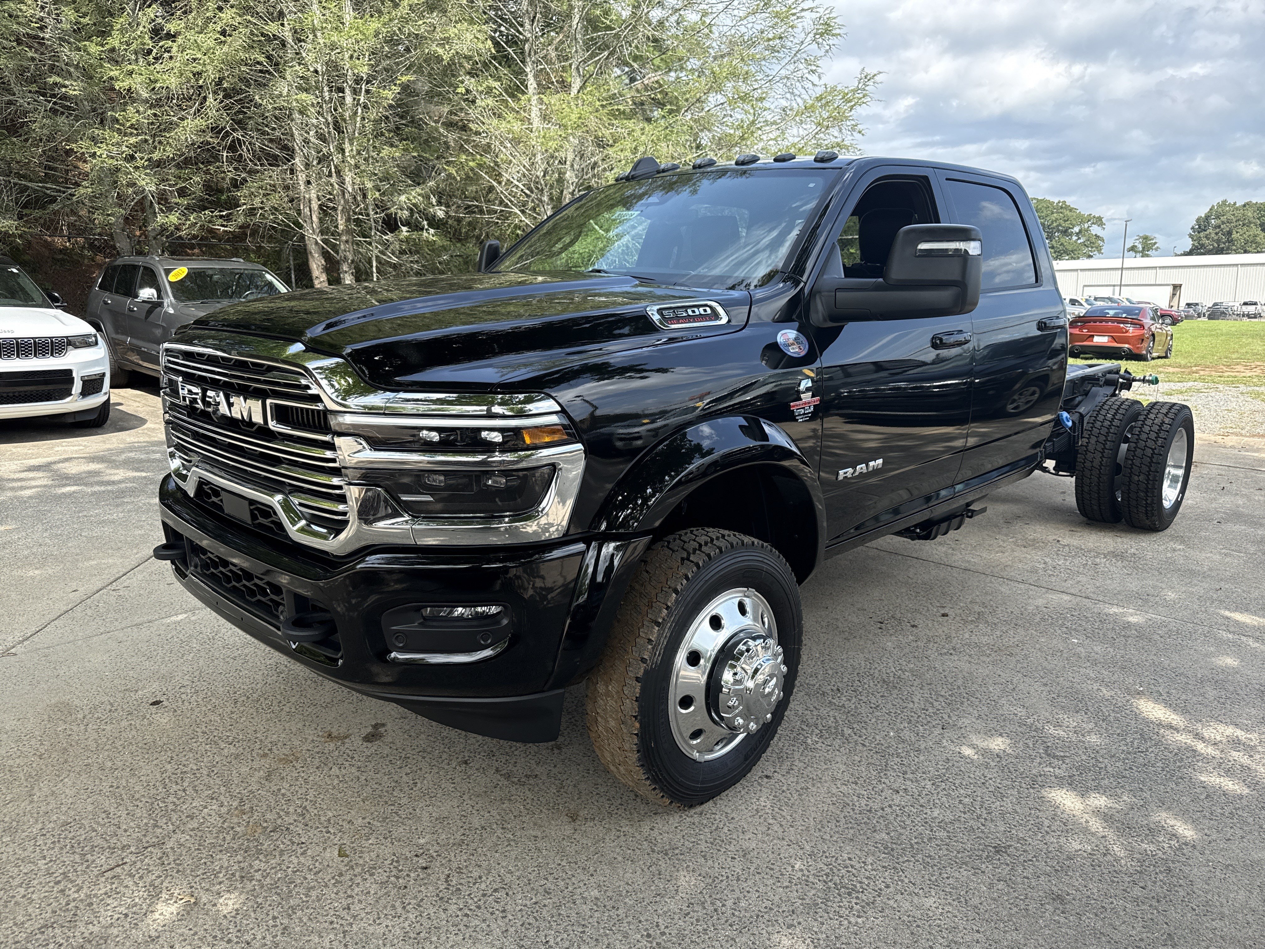 New 2026 RAM 5500 4x4 Crew Cab w/ Laramie Trim Package image 3