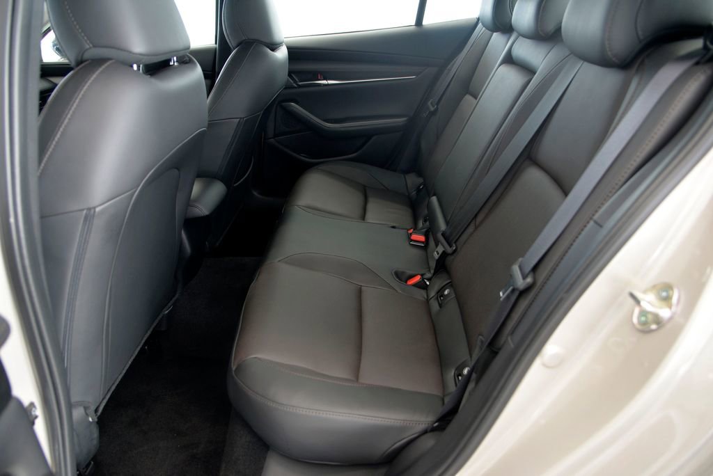 Certified 2025 MAZDA MAZDA3 2.5 Turbo Sedan w/Premium Plus image 28