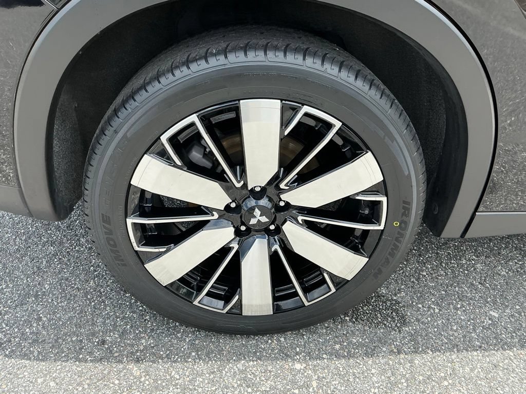 Used 2025 Mitsubishi Outlander AWD image 10