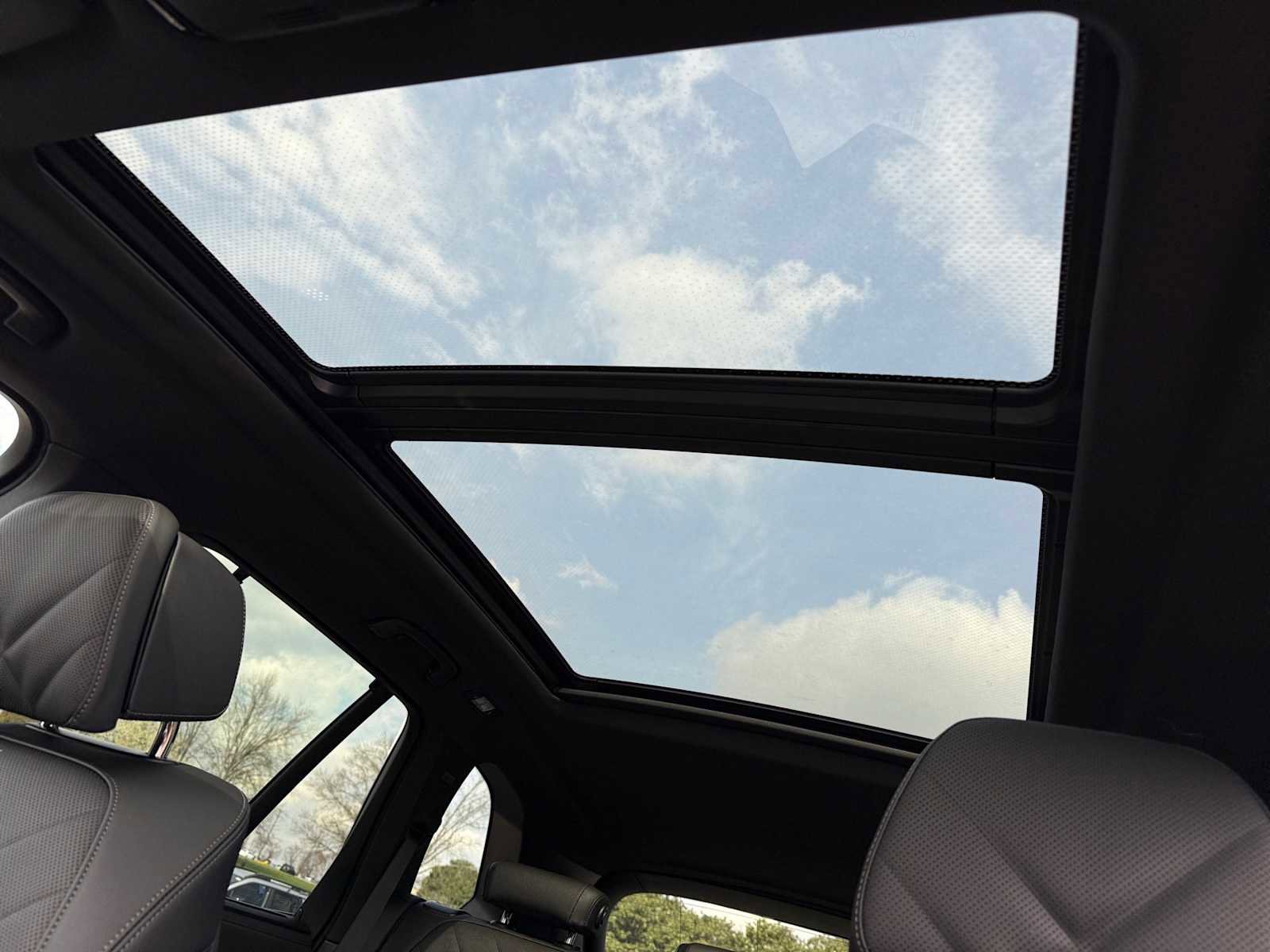 New 2026 BMW X5 M60i image 27