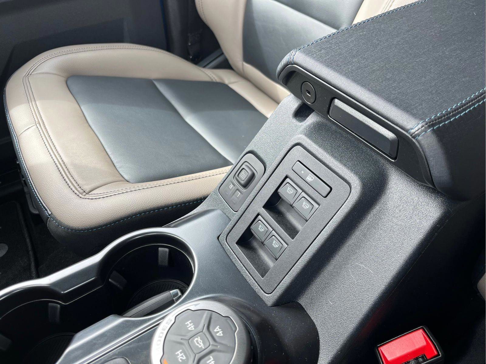 Used 2024 Ford Bronco Wildtrak image 22