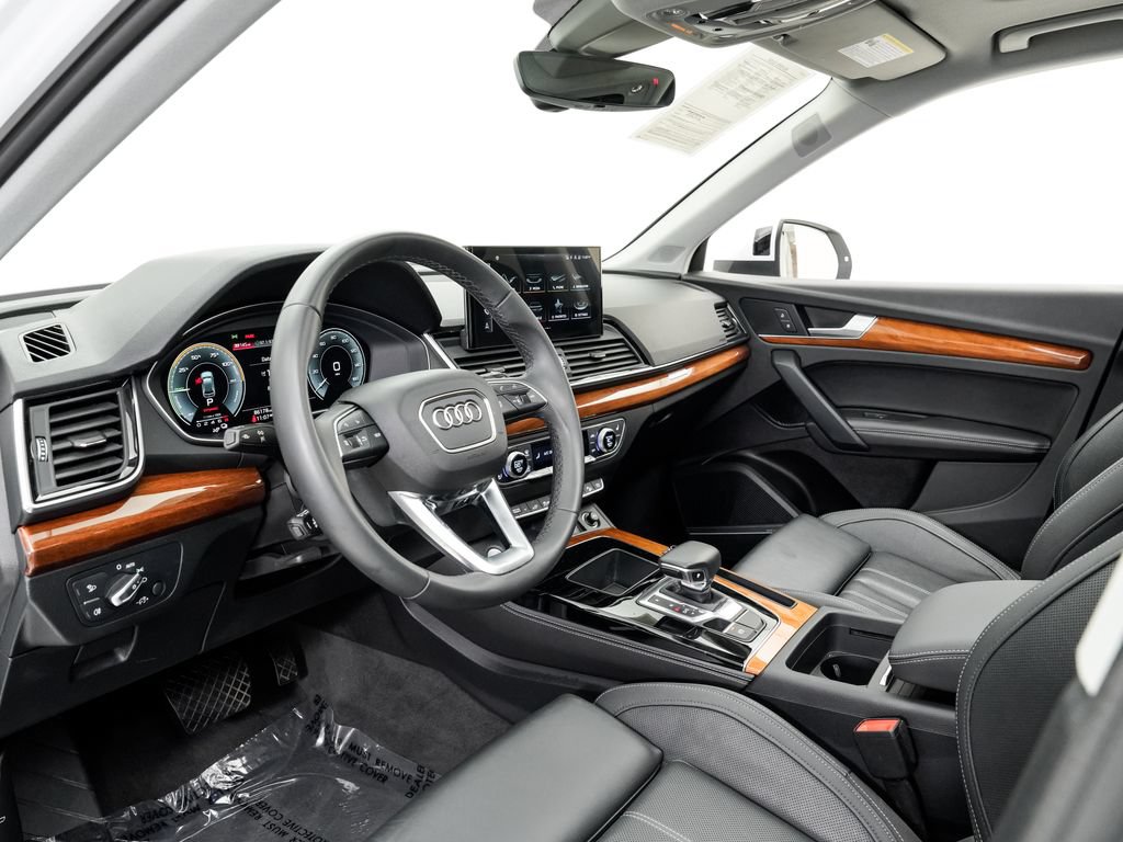 Used 2021 Audi Q5 e Premium Plus AWD/4WD image 4